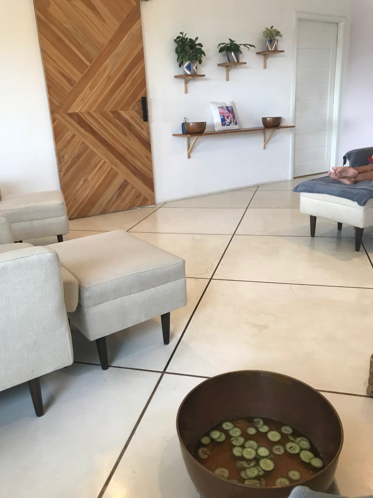 35925585_186988602142448_4704767185321459712_n